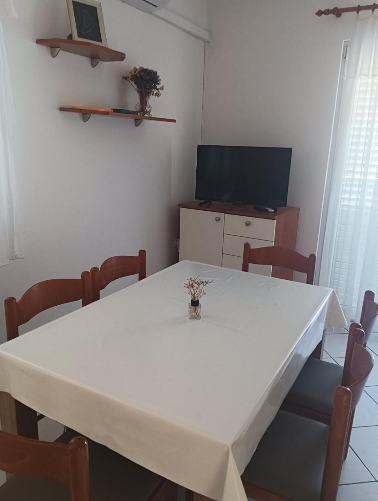 Apartmani Ana Vir Exterior photo