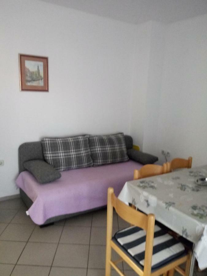 Apartmani Ana Vir Exterior photo